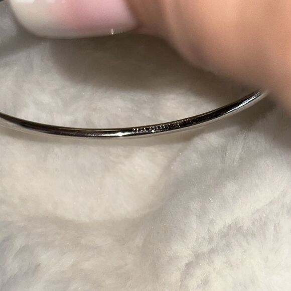Silver Look Kate Spade Bow Bracelet! - Picture 6 of 7